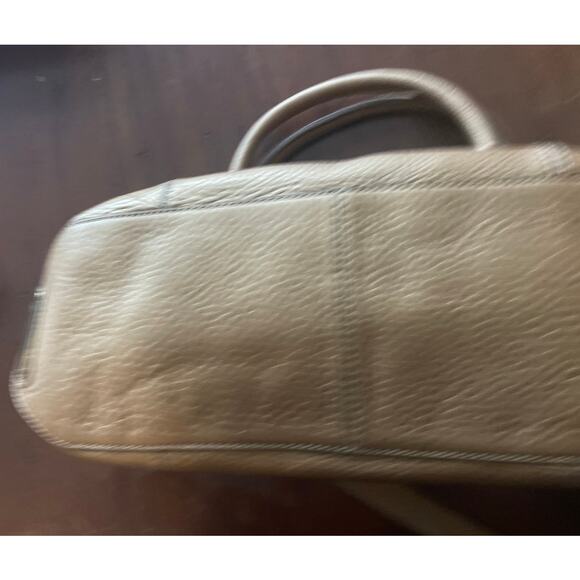 New! ColeHaan Bronze Buckle Pebbled Crossbody Bag with Pockets Medium  Vintage - Picture 3 of 8